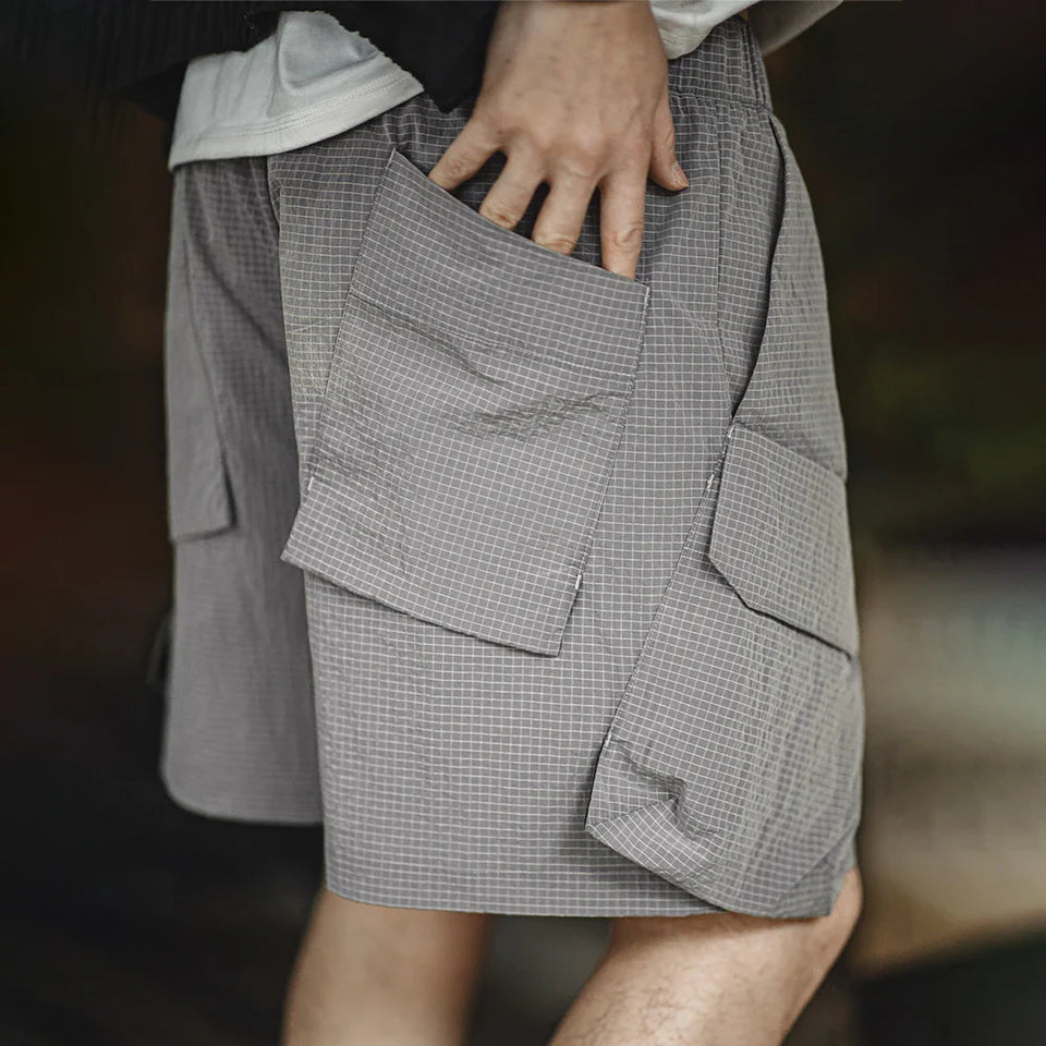 Maden Outdoor Multi-pocket Plaid Shorts Functional Style Thin Gray Straight Elastic Waist Five-quarter Pants for Men's Summer